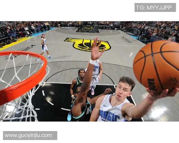 步行者击败魔术，拉文莫托15+15带领球队胜利